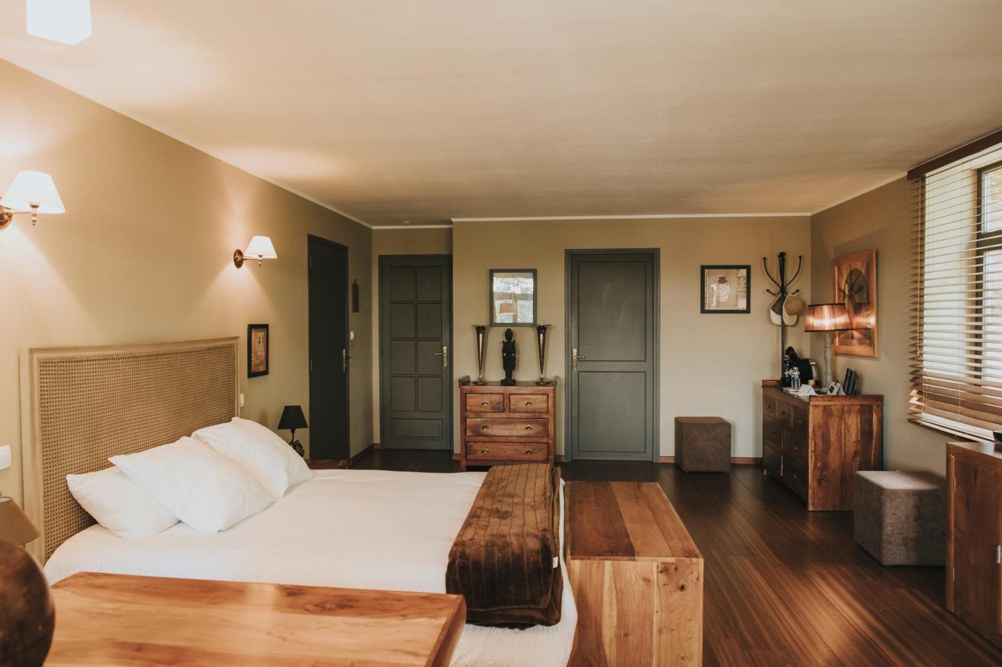 Logis Hotel-Restaurant - Le Moulin D'Artres Eksteriør billede
