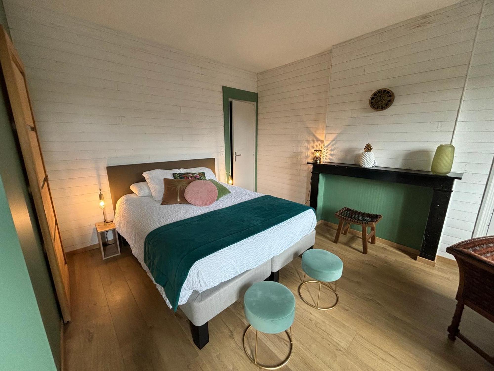 Logis Hotel-Restaurant - Le Moulin D'Artres Eksteriør billede