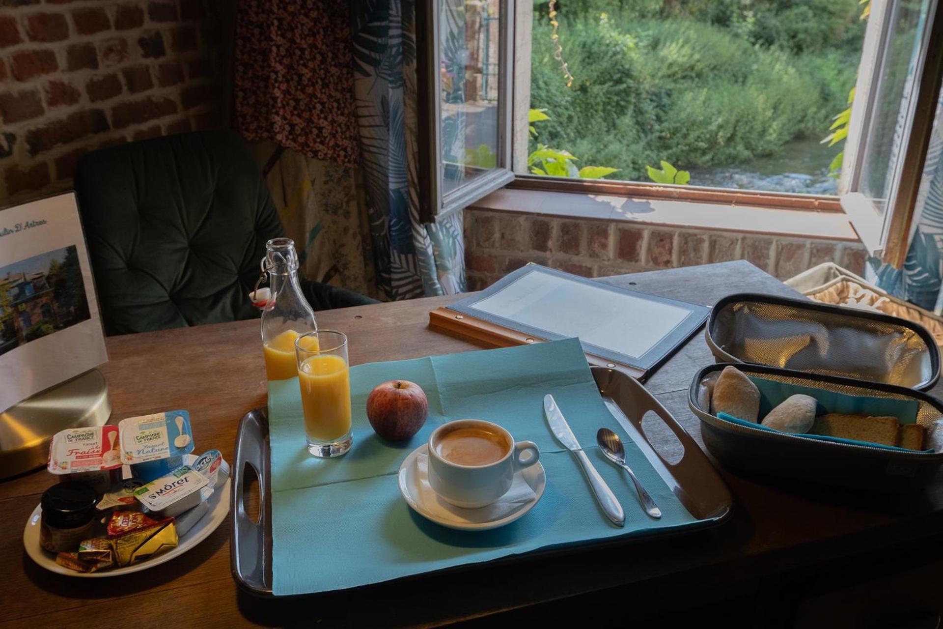 Logis Hotel-Restaurant - Le Moulin D'Artres Eksteriør billede